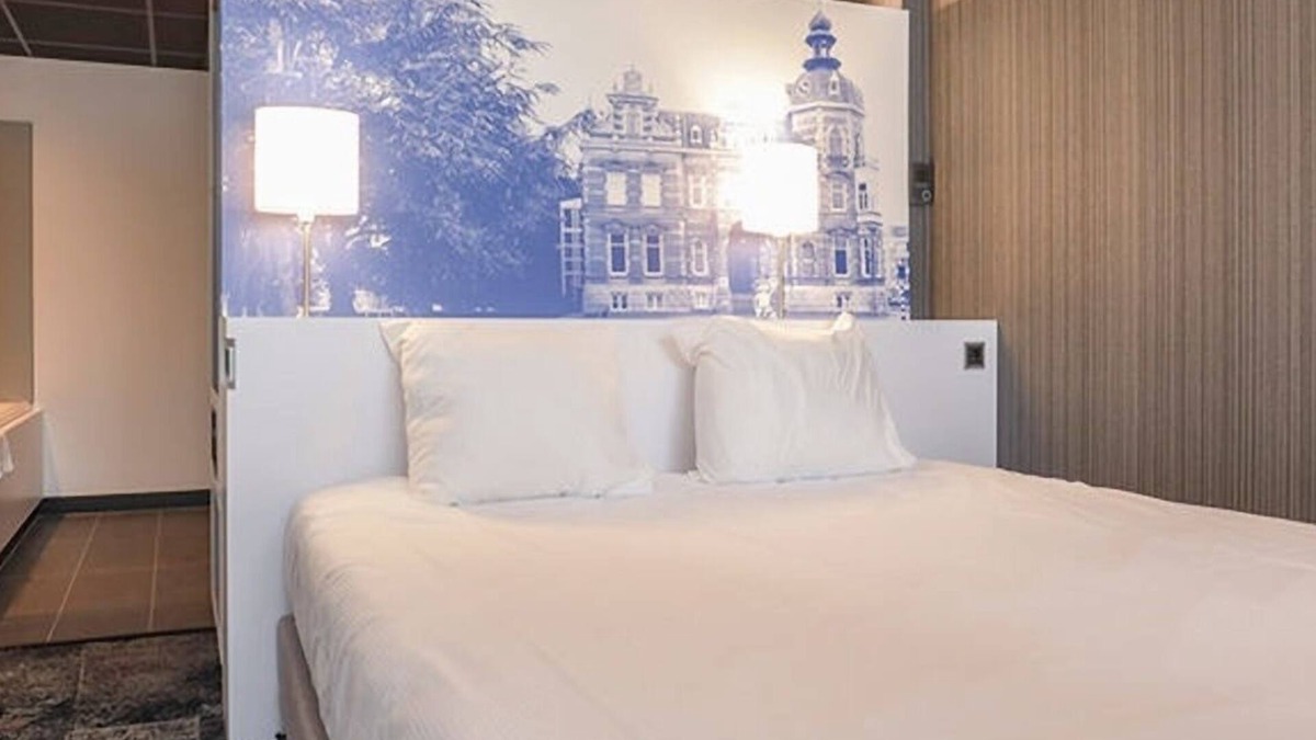 Oss Hotel | Family-Friendly Room for Adventure Escape: Close to Autotron and De Maashorst