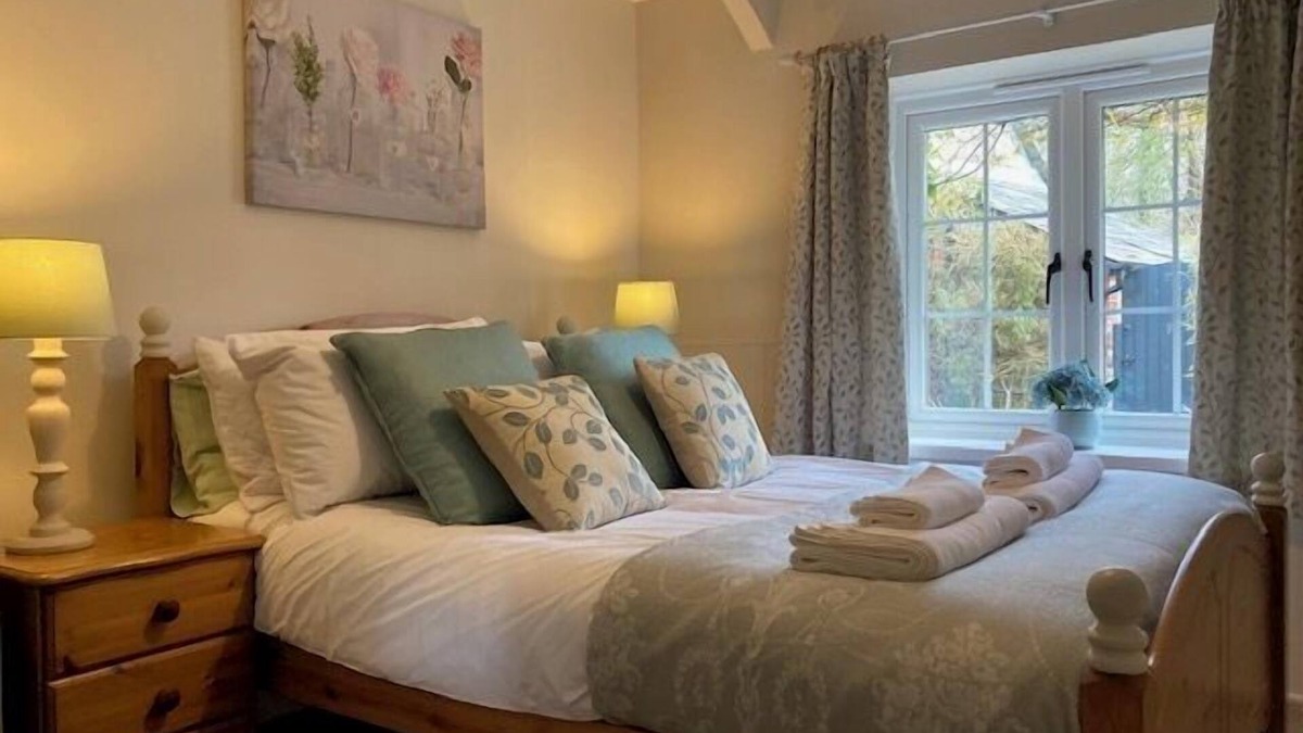 Holsworthy Cottage | Family Friendly Rural Riverside 5-Bed Cottage