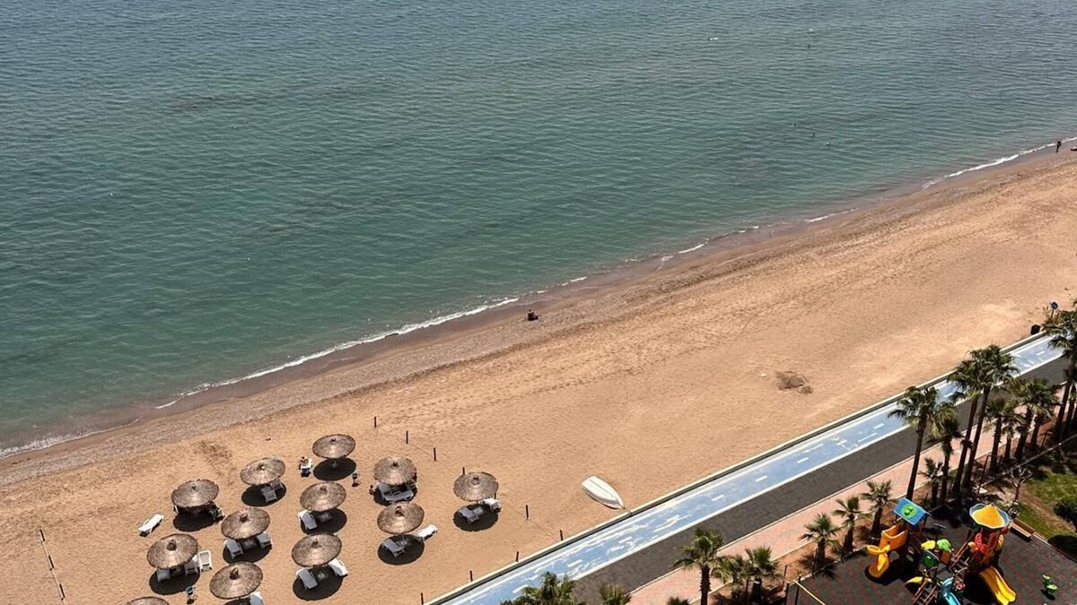 Mezetli Apartment | Family-Friendly Seafront 3BR Pool Aquapark & Sunset Views AC