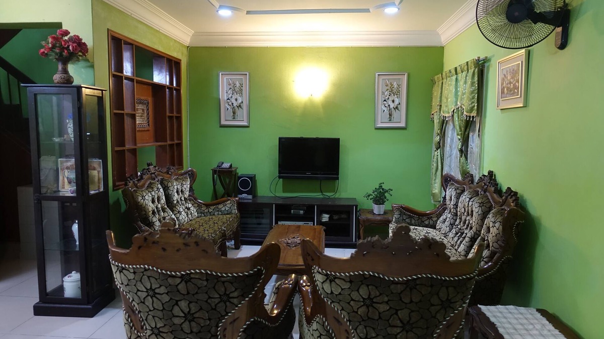 Taman Bangi House | Family-friendly semi detached 2.5 storey vacation home