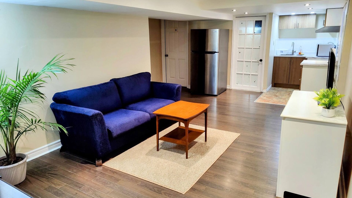 Longueuil House | Family-Friendly Spacious 2BR Cozy Basement suite | Near Attractions | Sleepsn5