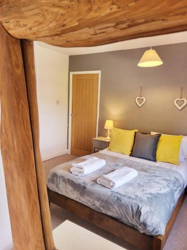 Worcester House | Family-Friendly Spacious 3BR, Near Uni & Town
