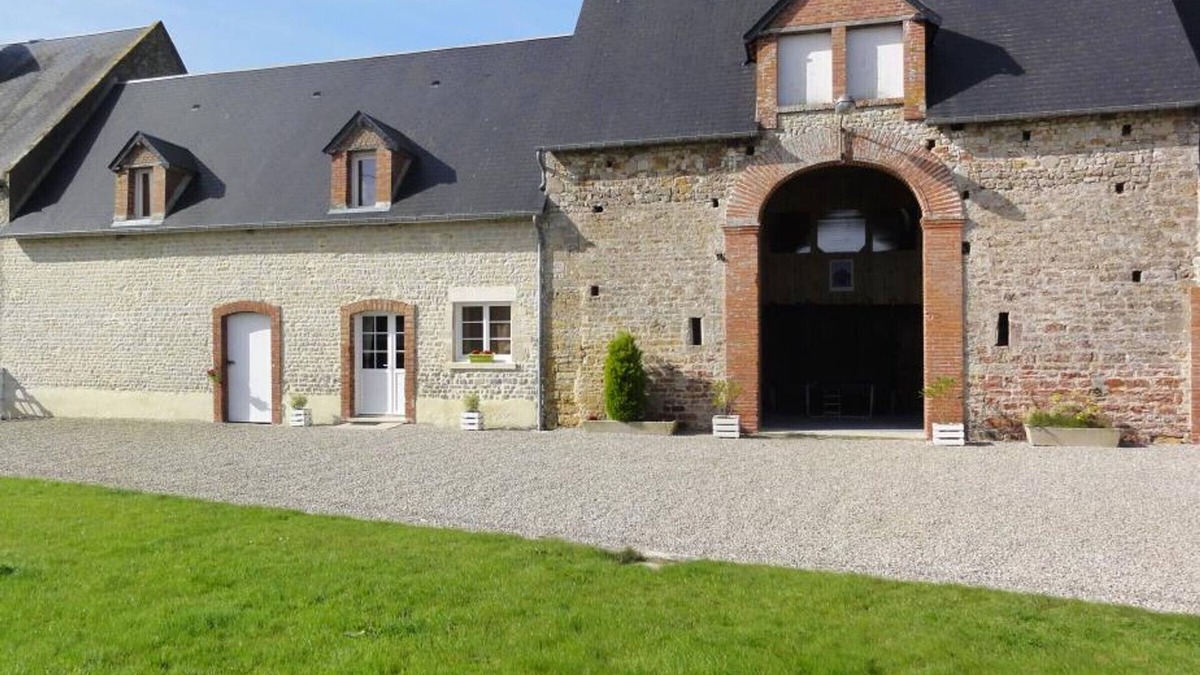 Ravenoville Cottage | Family-Friendly Stone Farmhouse with Garden near Utah Beach