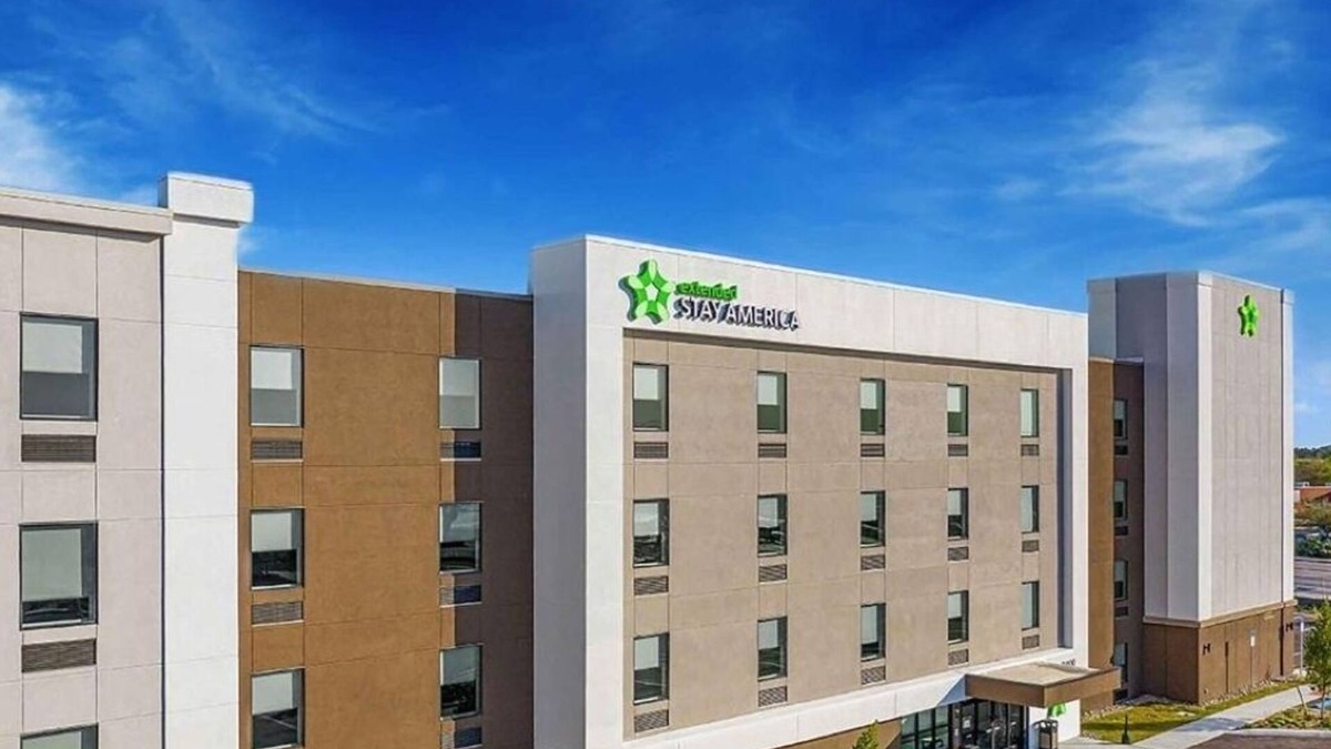 Sparks Hotel | Family-Friendly Suite Near Shopping & Dining Options