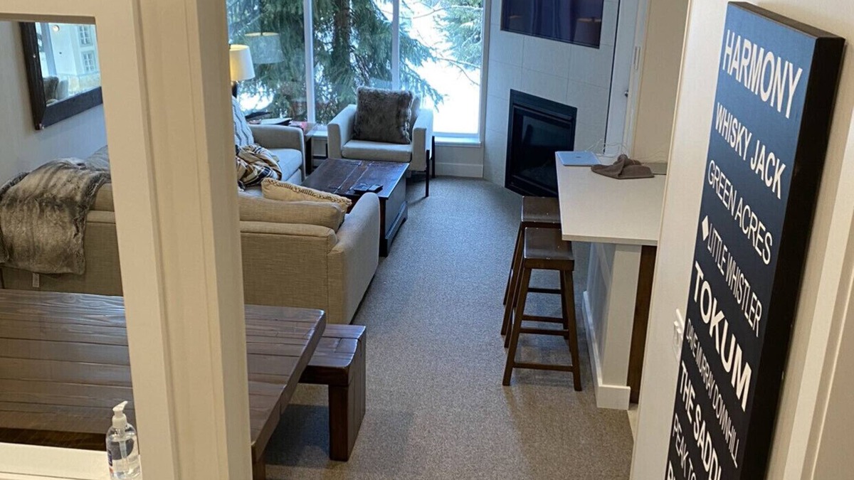 Village North House | Family Friendly Town House Steps To The Village.
