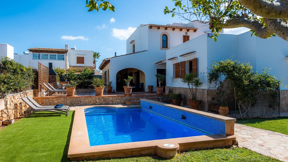 Cala d'Or Villa | Family-friendly townhouse with private pool – Casa Dos Estels
