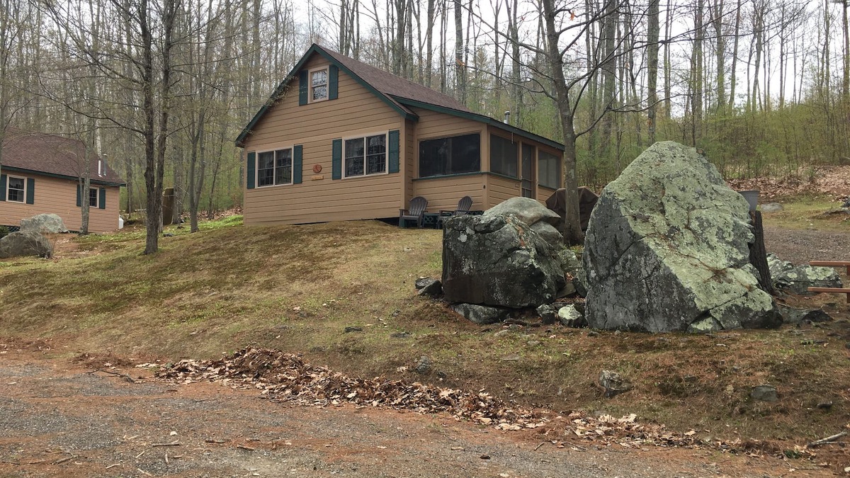 Leeds Cottage | Family Friendly Updated Waterfront Cottage