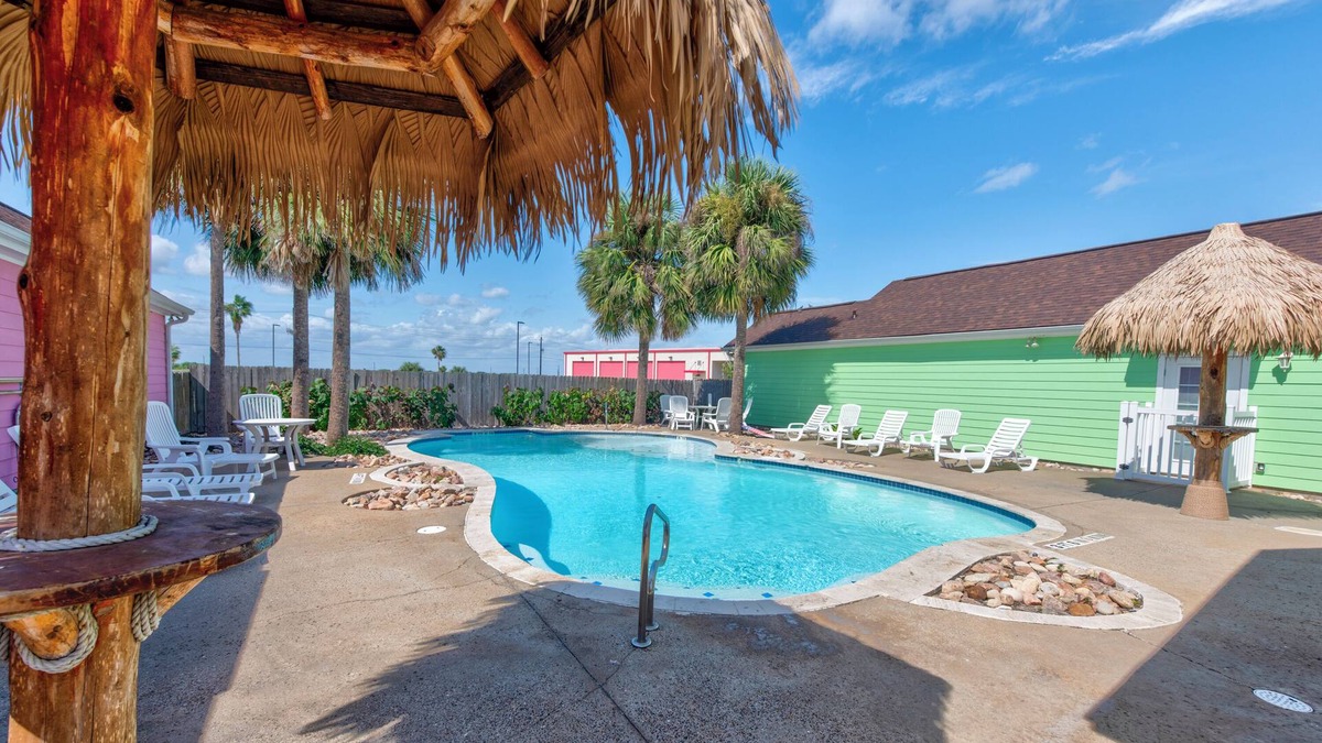 Corpus Christi Cottage | Family-Friendly Cabana w/a Sparkling Pool, Large Covered Patio, Near Beaches