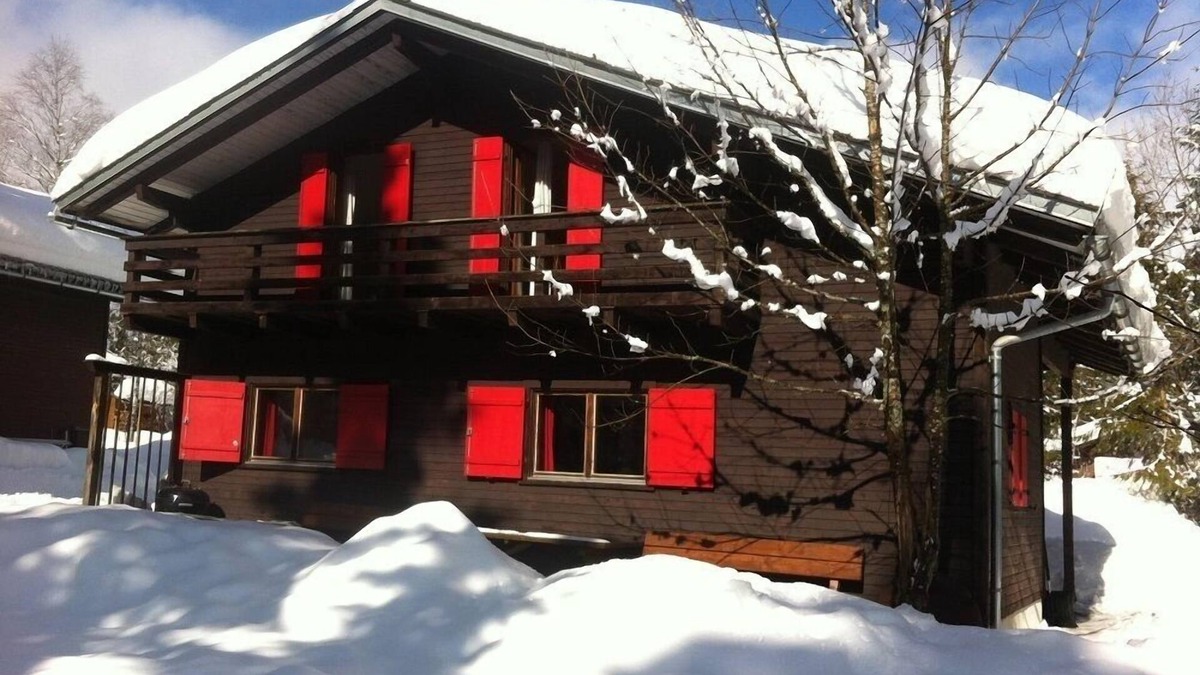 Egg House | Family-friendly vacation home in an inviting skiing and hiking area