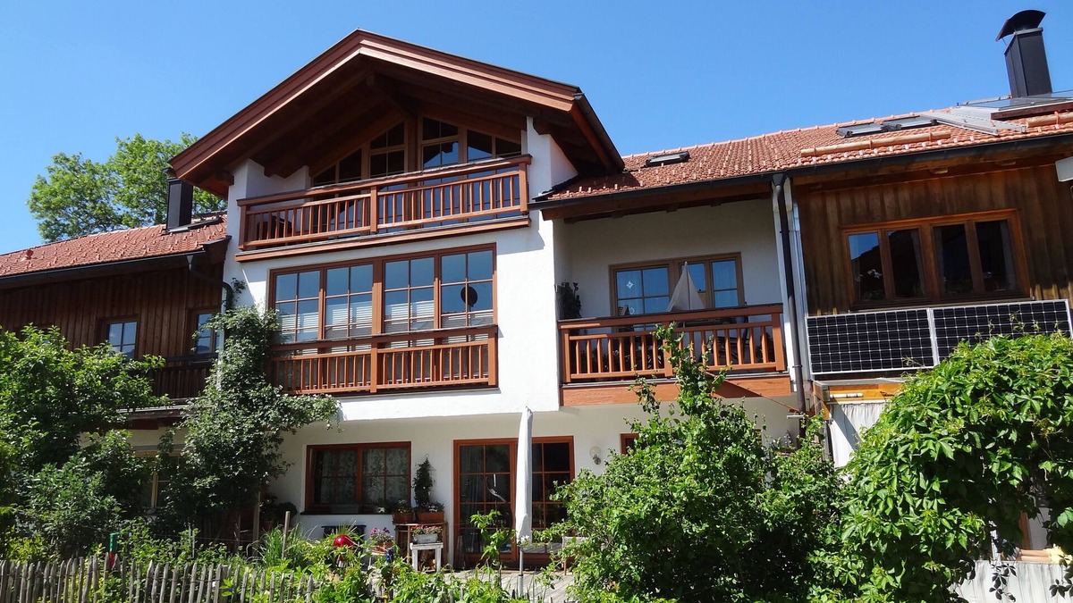 Arzbach Apartment | Family-friendly vacation apartment with a view of the Brauneck skiing area