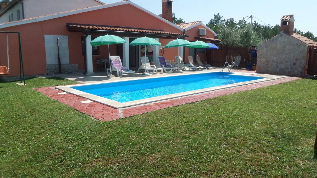 Buzet Villa | Family-Friendly Villa Belvedere with great garden and private pool