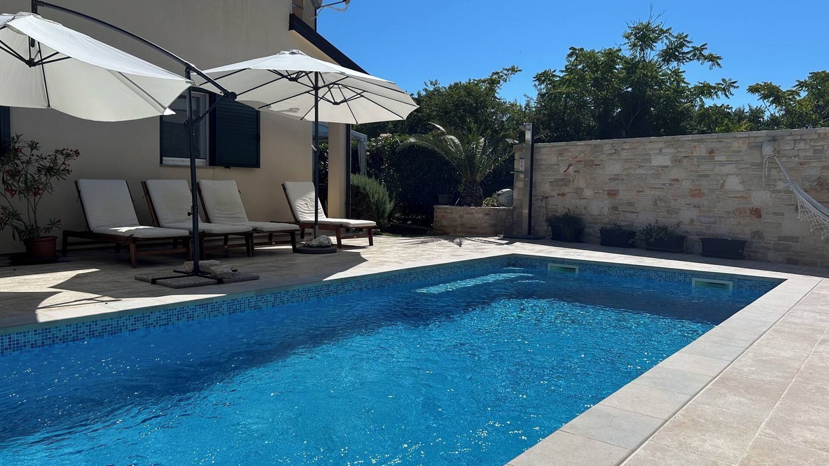 Krnica House | Family-friendly villa ELMASO*m. private heated pool, 4x air conditioning, 4xTV