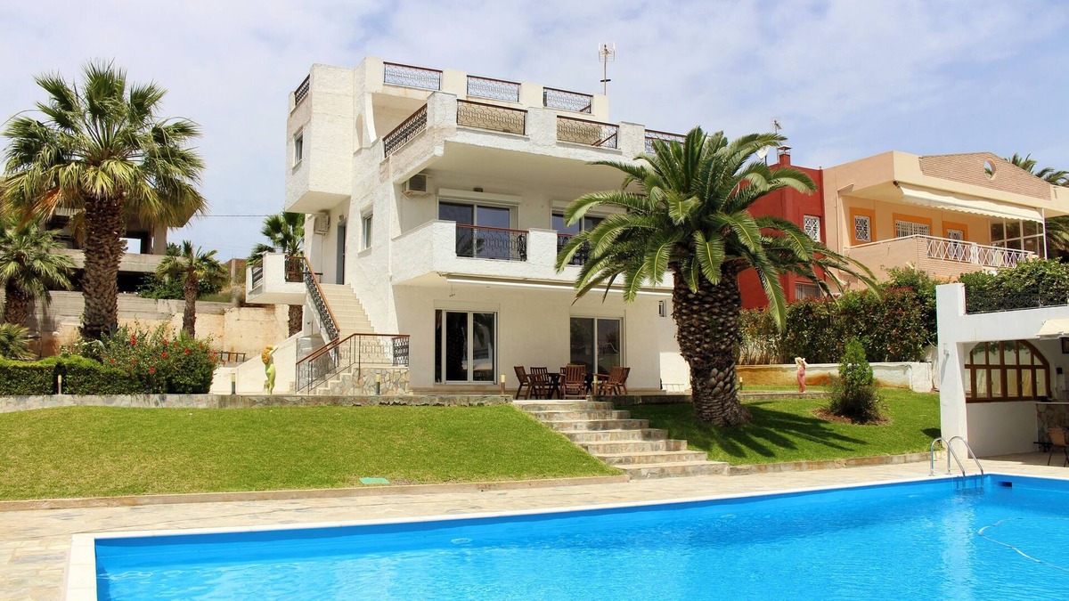 Lagonissi Villa | Family-friendly Villa with big private pool near picturesque beaches