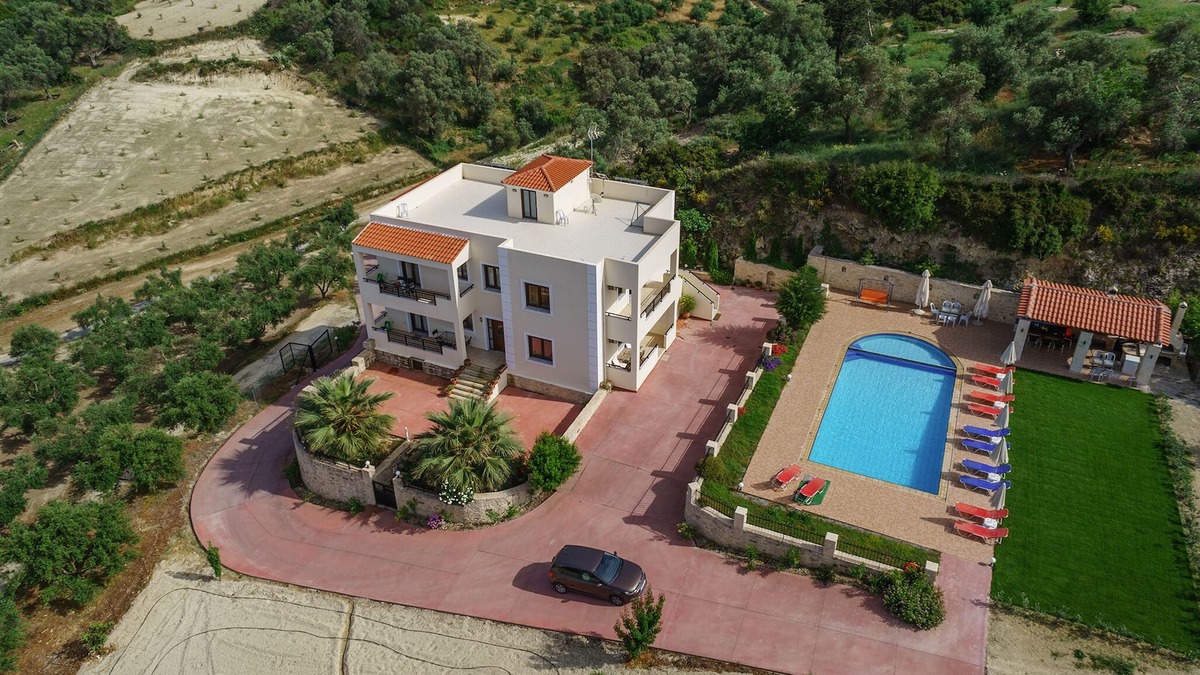 Kirianna Villa | Family Friendly villa private pool, Children Area, BBQ, Garden, 5km to the beach