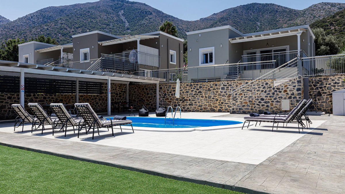 Vlichada Villa | Family-Friendly villa w/Pool ,Children area & BBQ