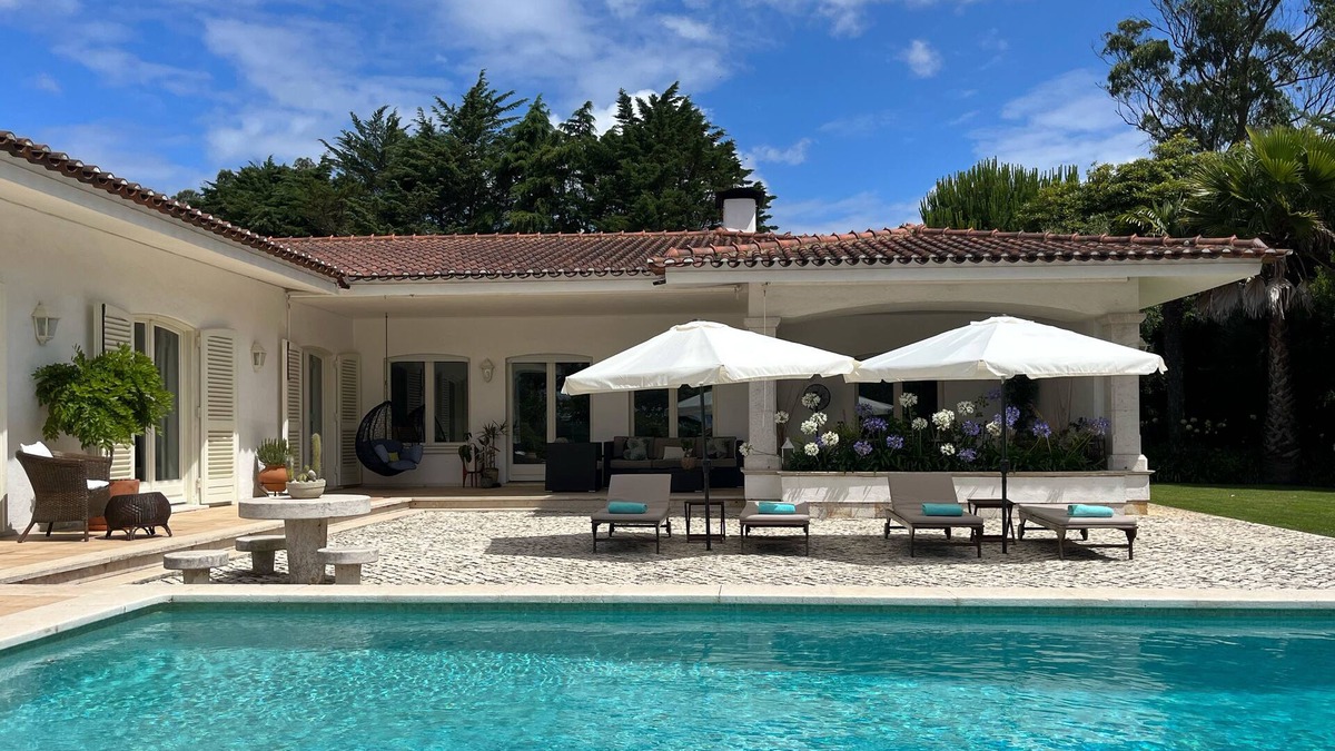 Sao Pedro de Penaferrim Villa | Family-Friendly Villa in Sintra Surrounded by Nature