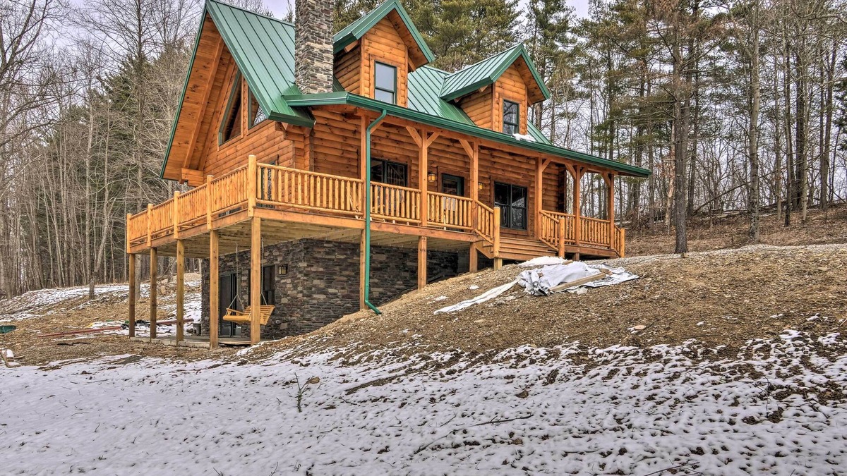 Bladensburg Cabin | Family-Friendly Warsaw Cabin w/Deck & Fireplace!