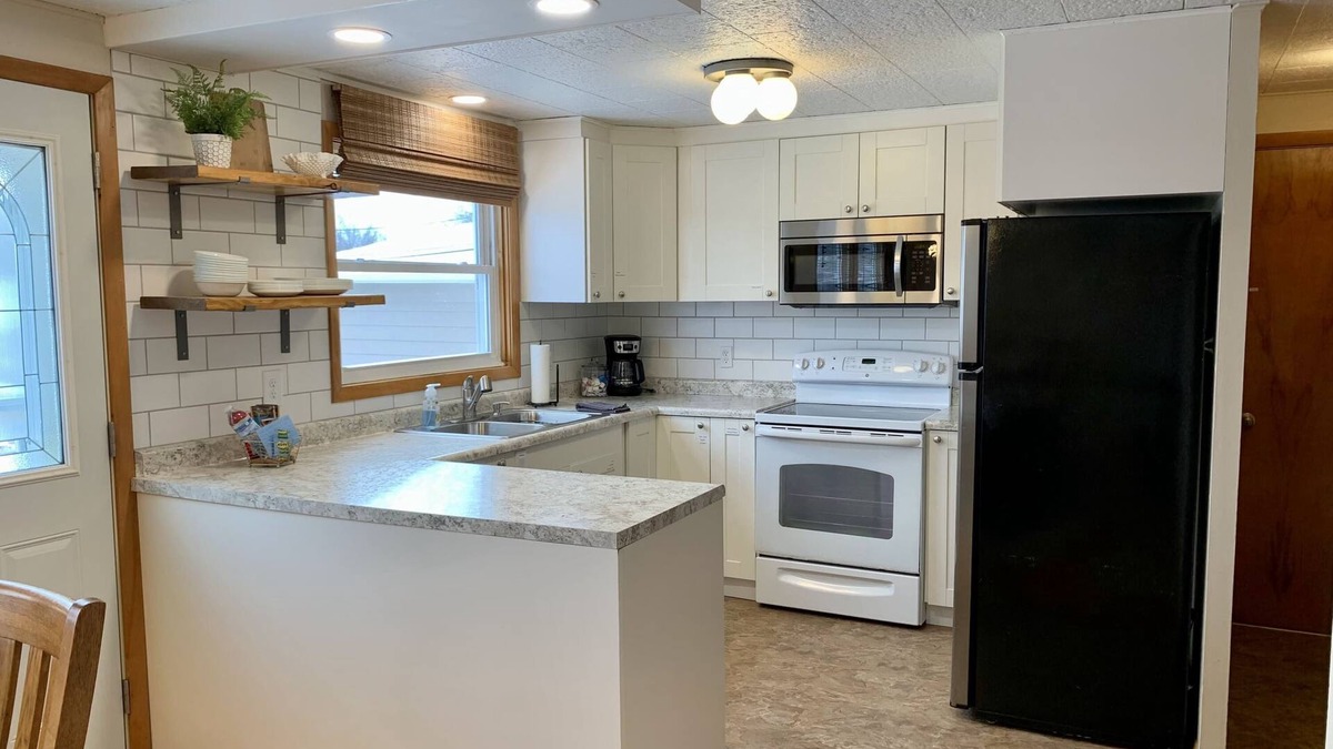 Sioux Falls House | Family-Friendly with King Bed and Garage!