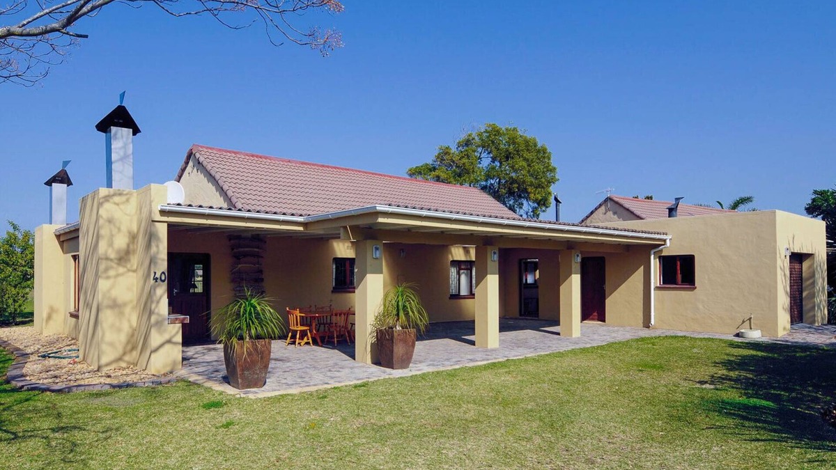 Plettenberg Bay Apartment | Family-friendly tranquil house Plettenberg Bay area. 400m from stunning beach.