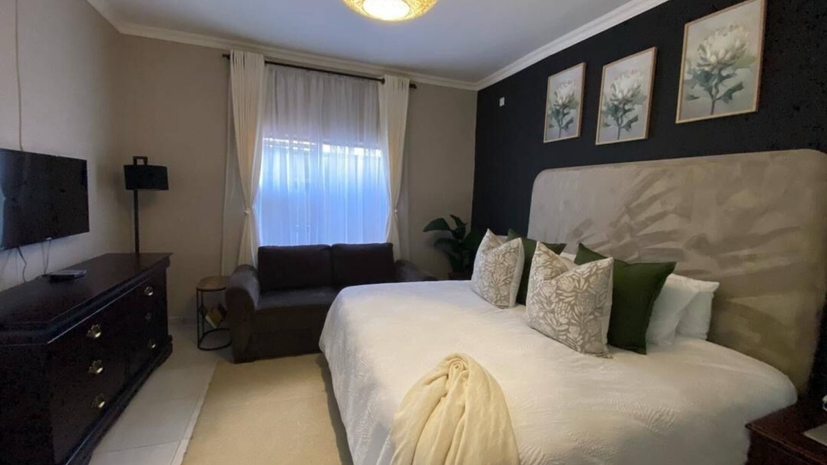 Victoria Falls House | Family Friendly Holiday Home