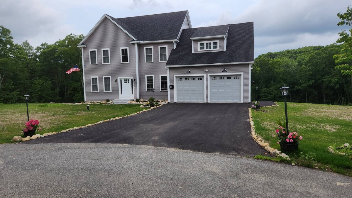 Leicester House | Family & Friends Vacation House