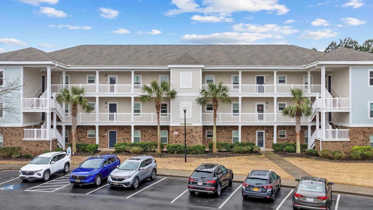 Longs Condo | Family Fun: 2BR Condo near Beach & Pool