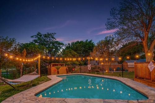 Shearer Hills - Ridgeview House | Family fun 4bed 2bath with pool
