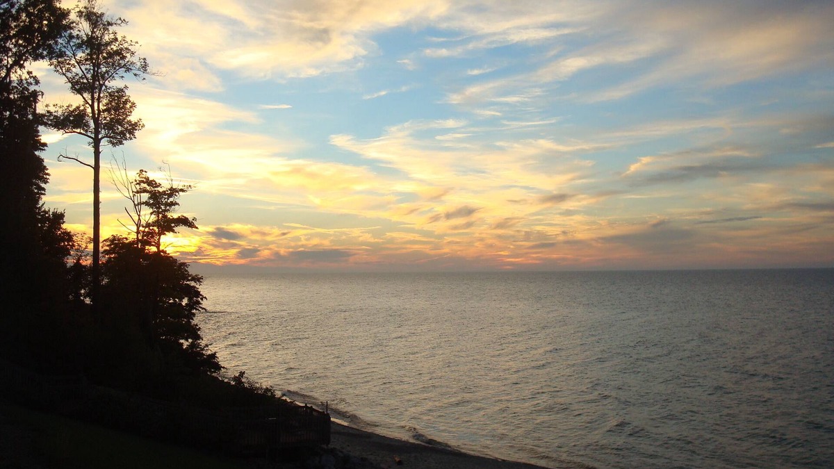 Geneva-on-the-Lake Condo | Family Fun And Beautiful Views On Lake Erie. Perfect Luxury Condo/Indoor Pool