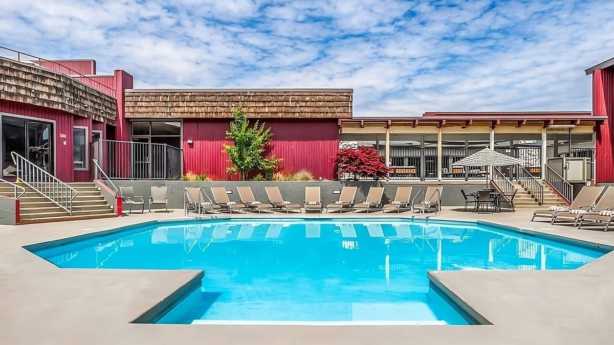 Tri-Cities Resort | Family Fun at Gesa Carousel of Dreams! Pet-friendly Property! w/Pool, Parking!