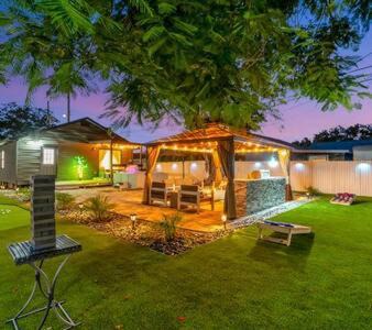 St. Petersburg - Clearwater House | Family Fun & Backyard Oasis Hot Tub Games & BBQ