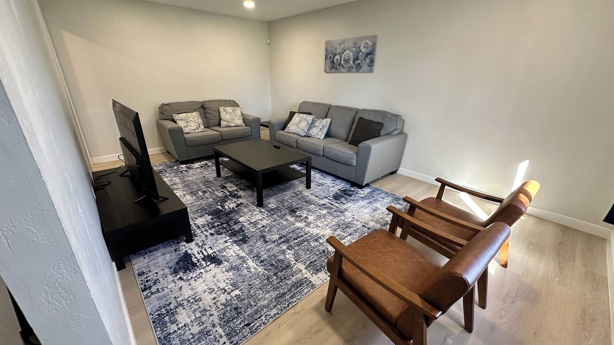 Carlton Hills House | Family Fun Getaway - 3BR + Games & BBQ Patio