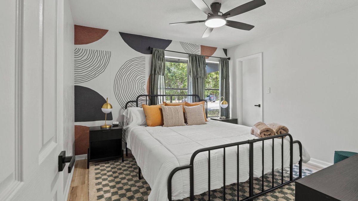 North San Antonio - SAT House | Family Fun Getaway Pool, Fire Pit, Game Room Sleeps 12