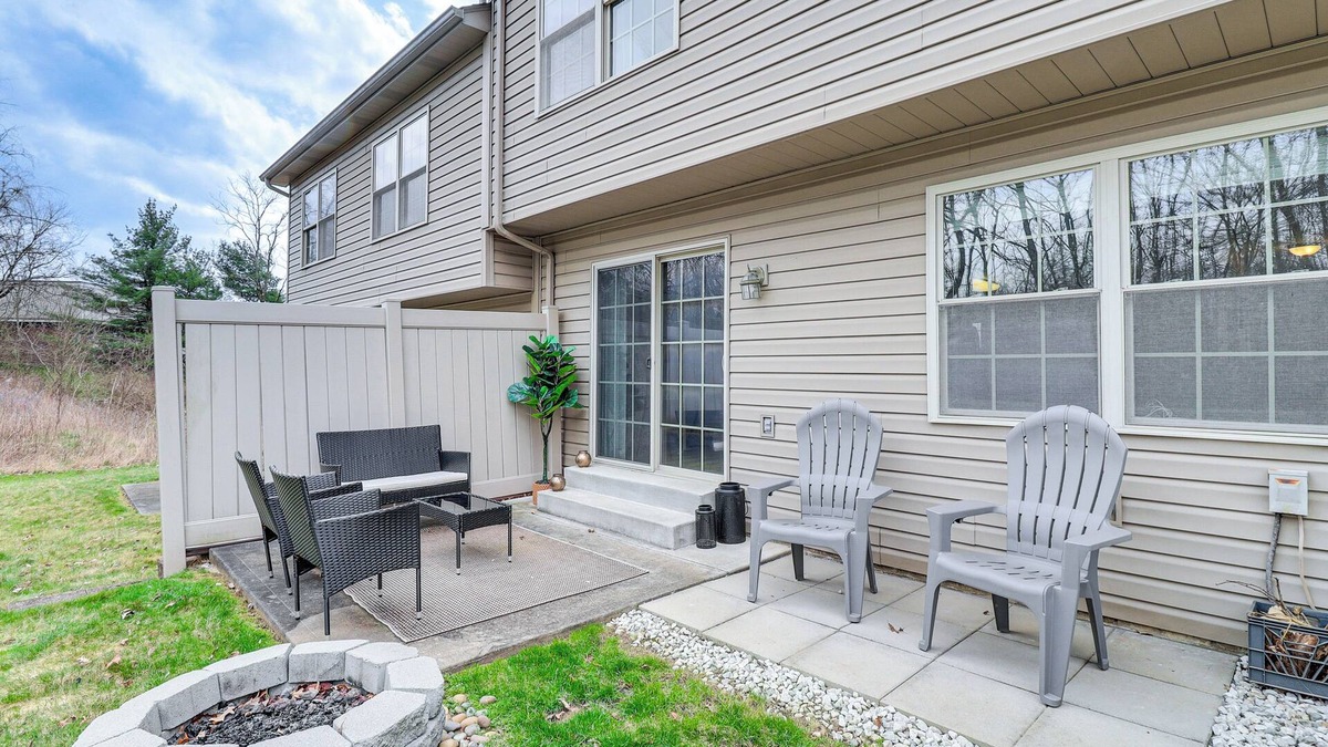 Monroeville Apartment | Family Getaway 16 Mi to Pittsburgh!
