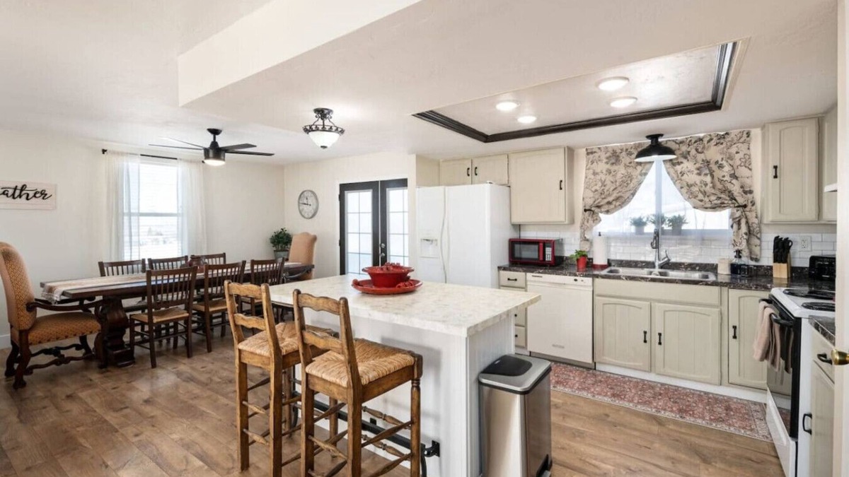 Mount Pleasant House | Family Getaway: Modern Farmhouse for Adventure!