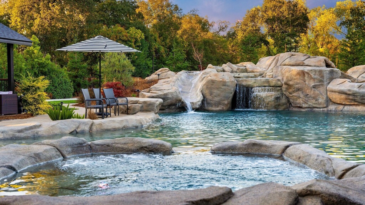 Loomis House | Family Getaway w/Pool, Hot Tub, Gym, Fire pit & BBQ