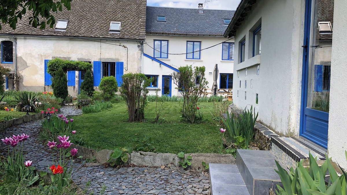 Aveze House | Family gîte (11 people) with swimming pool