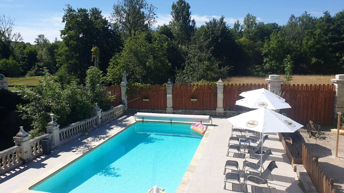 Vieux-Mareuil House | Family gite complex with private pool and large courtyard