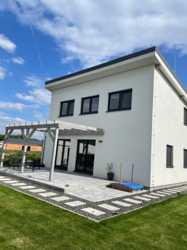 Sajdikove Humence House | Family Golf House