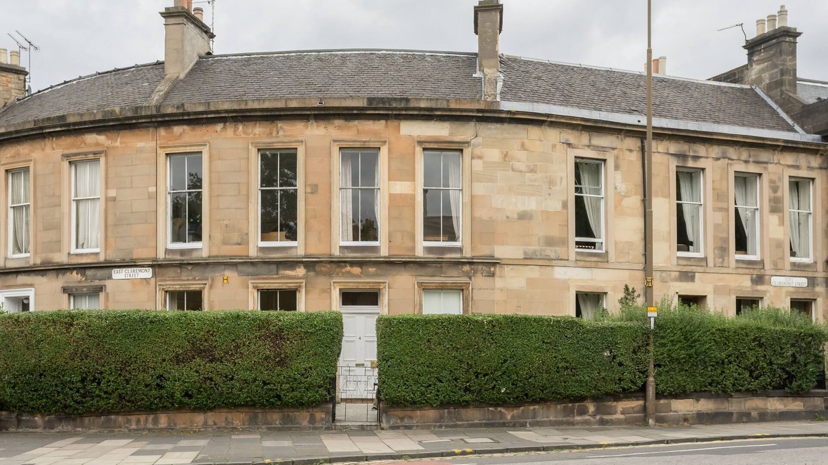Bonnington House | FAMILY & GROUP FRIENDLY - a great location and spacious!