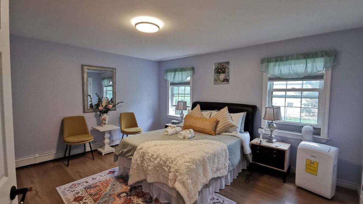 Charlottetown Villa | Family groups are welcome in the entire villa it is a cozy place near Walmart