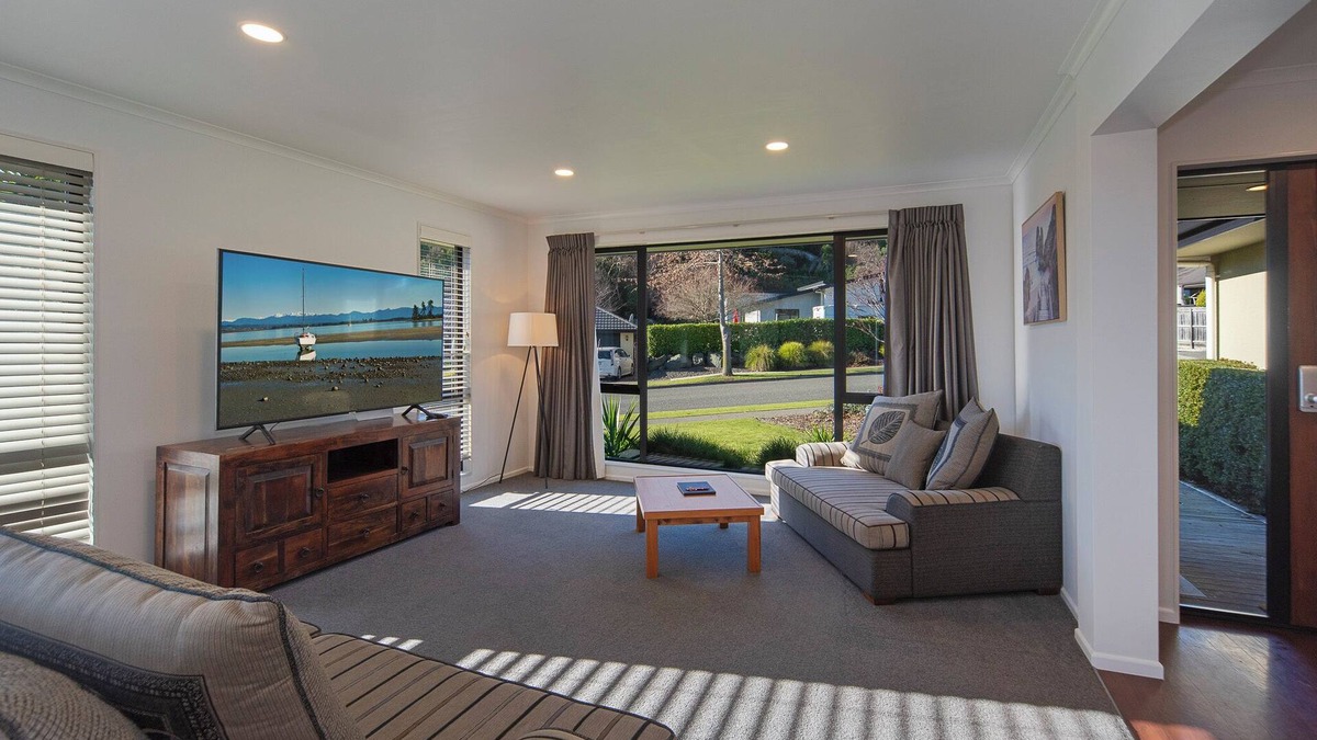 Atawhai House | Family Haven - Your tranquil haven near Nelson Central and Tahunanui Beach