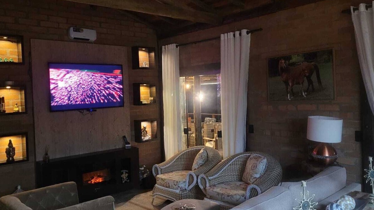Sao Bento do Sapucai Cottage | Family Holiday Home with Mountain Views.