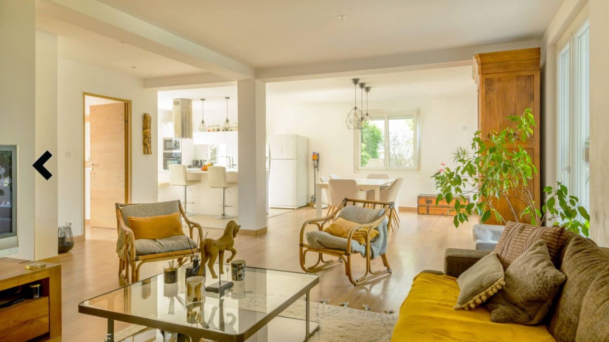 La Chapelle-sur-Erdre House | Family home with pool