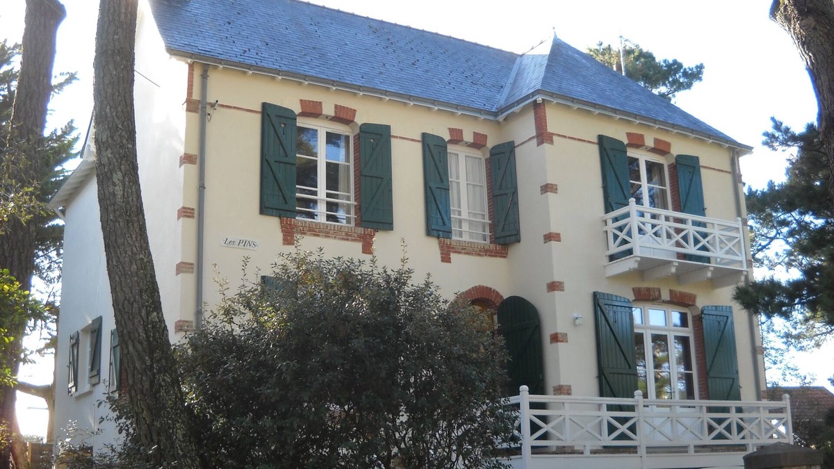 Saint-Brevin-l'Ocean Villa | Family home 200m from a huge sandy beach, all shops within walking distance