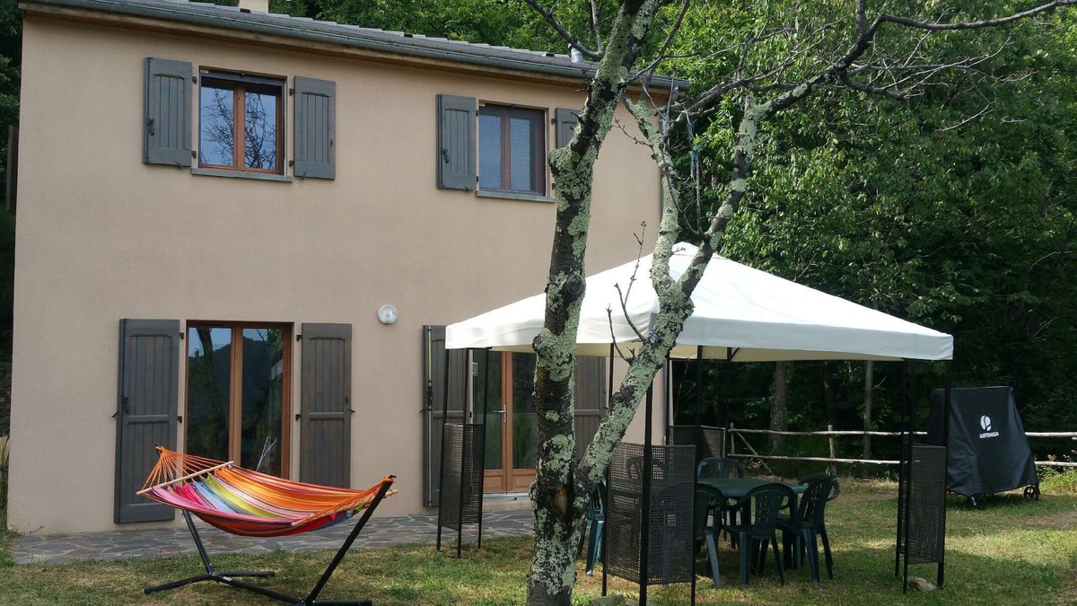 Saint-Frezal-de-Ventalon House | Family House in Cévennes - Le Chareiral