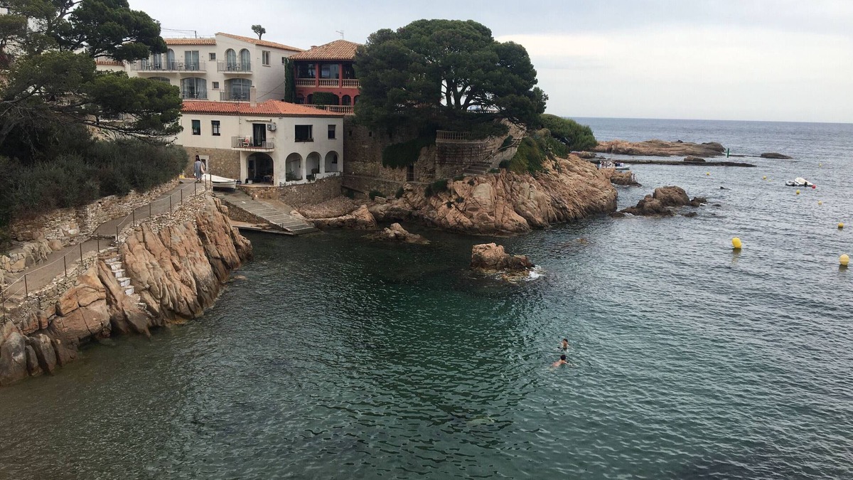 Vall-Llobrega House | Family Holiday Home 'Dolcesa' with Pool, Wi-Fi & Garden
