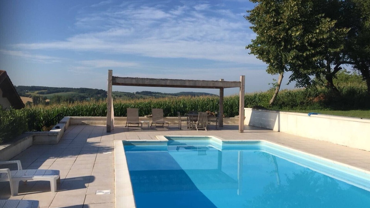 Lusignac House | Family holiday home in the Dordogne with pool and great views sleeps 4