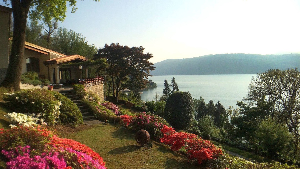 Reno Villa | Family home at Lago Maggiore with beautiful view and private beach