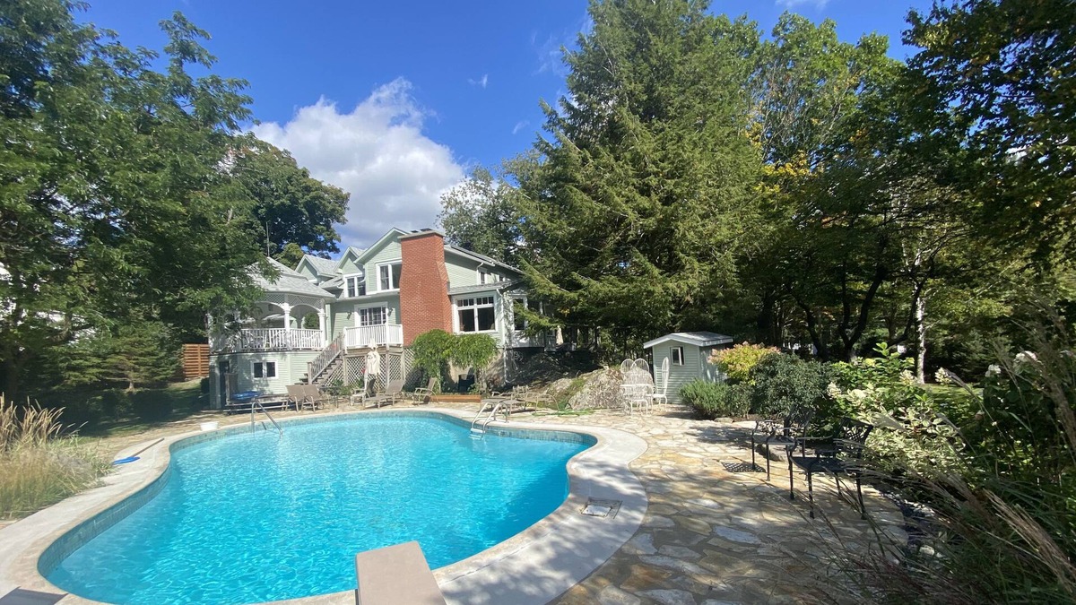 Knowlton House | Family home, chic and charming, rare for rent