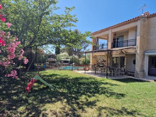 La Celle-sous-Gouzon Villa | Family home with 6 bedrooms and pool